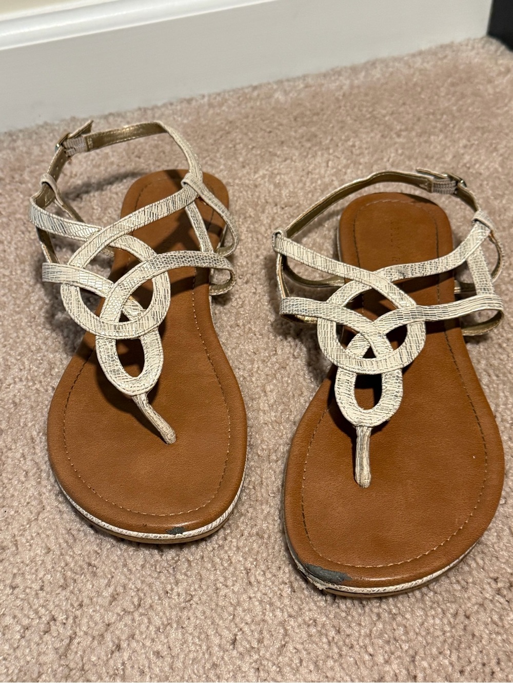 Kelly &Katie Women’s Metallic Gold T-Strap Sandals 8.5